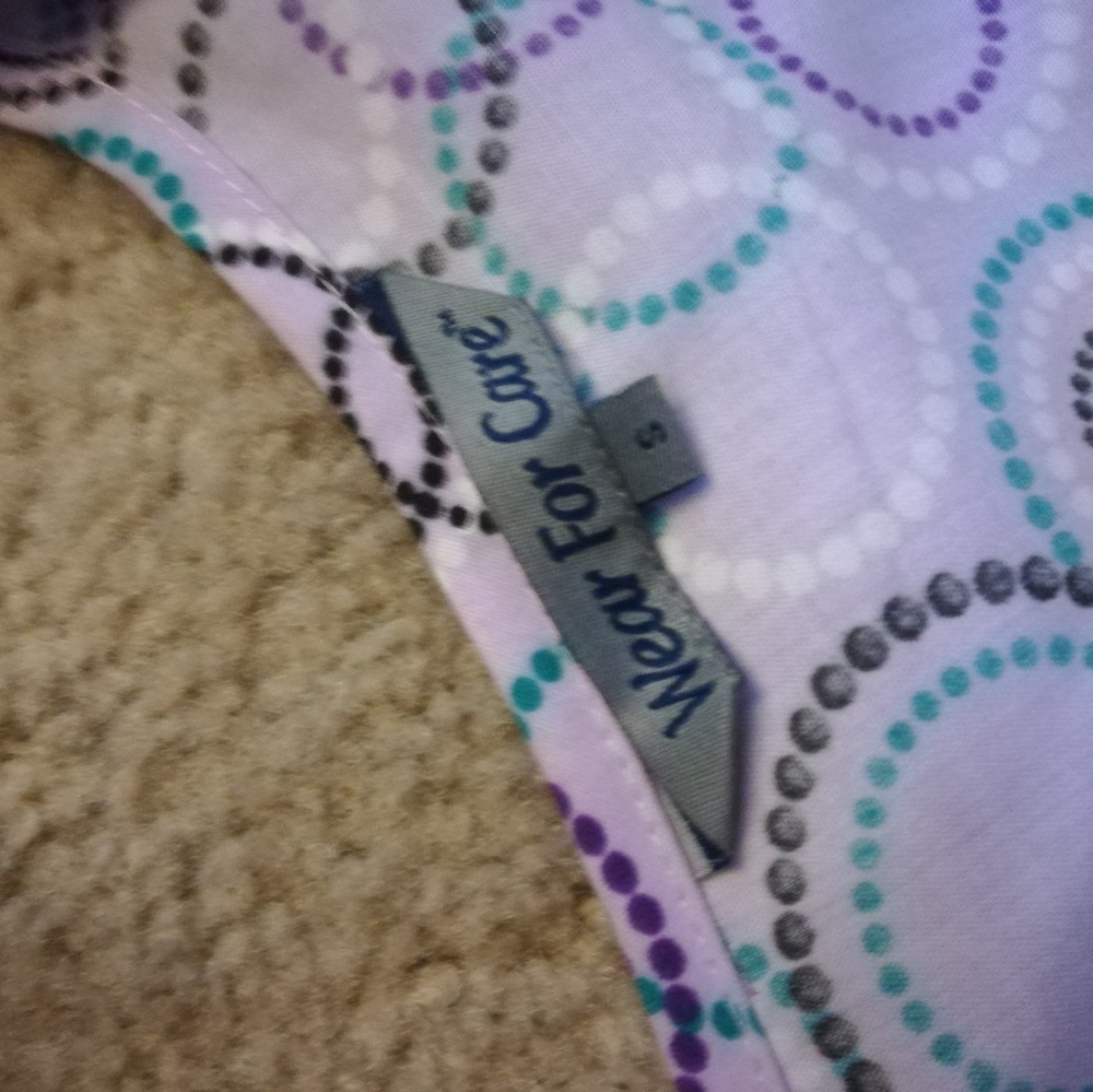 Scrubs top - Picture 2 of 3
